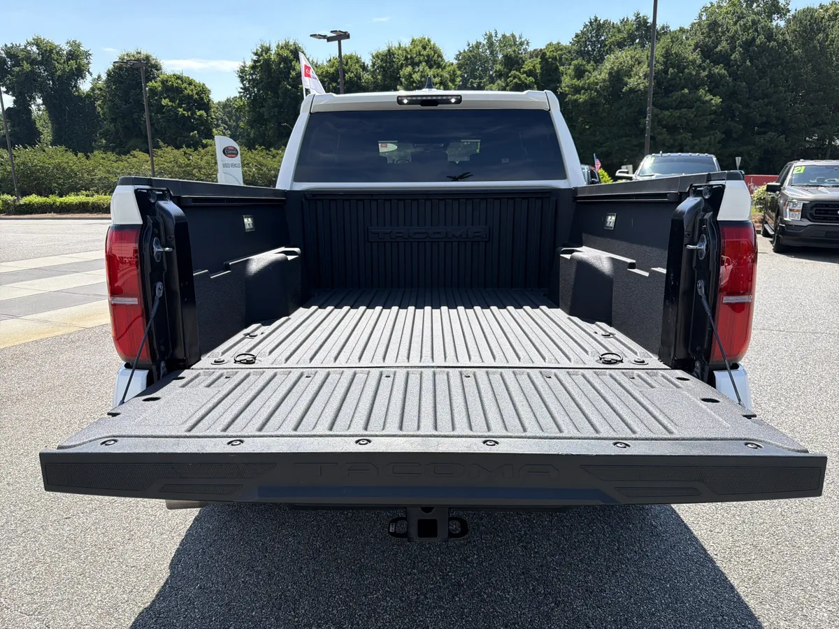 2024 Toyota Tacoma TRD Sport thumbnail 29