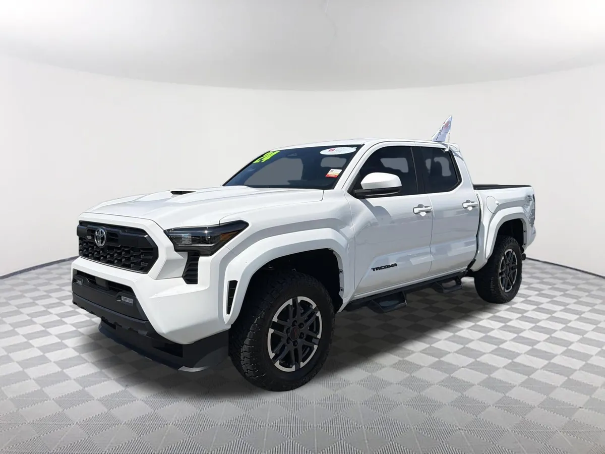 2024 Toyota Tacoma TRD Sport thumbnail 3