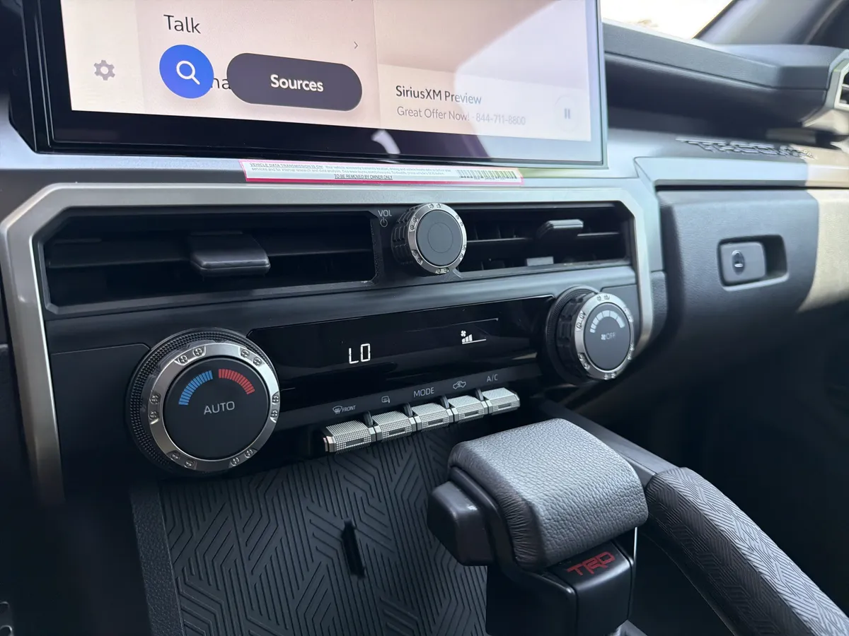 2024 Toyota Tacoma TRD Sport thumbnail 8