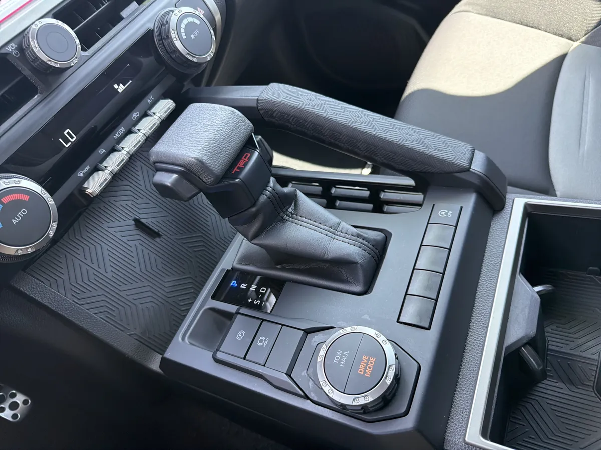 2024 Toyota Tacoma TRD Sport thumbnail 9