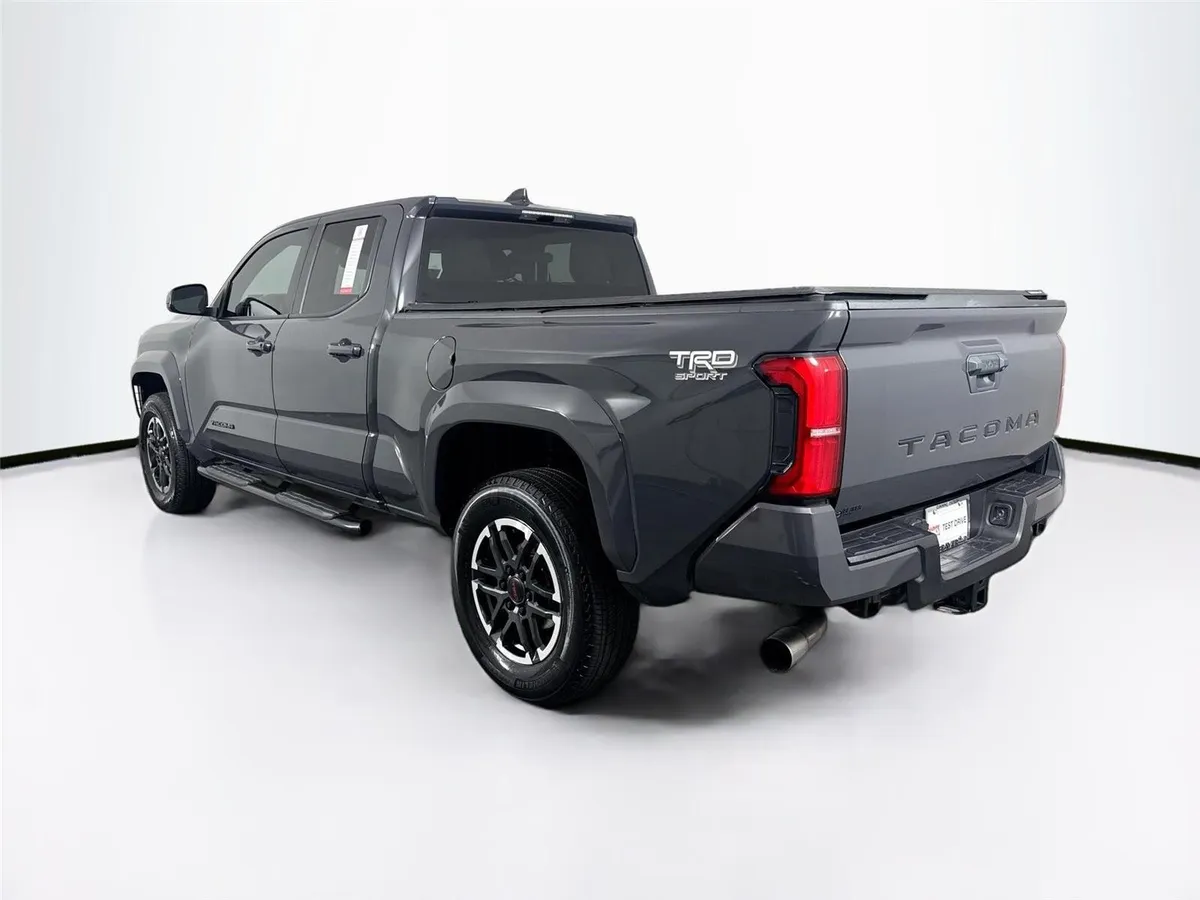 2024 Toyota Tacoma TRD Sport thumbnail 12