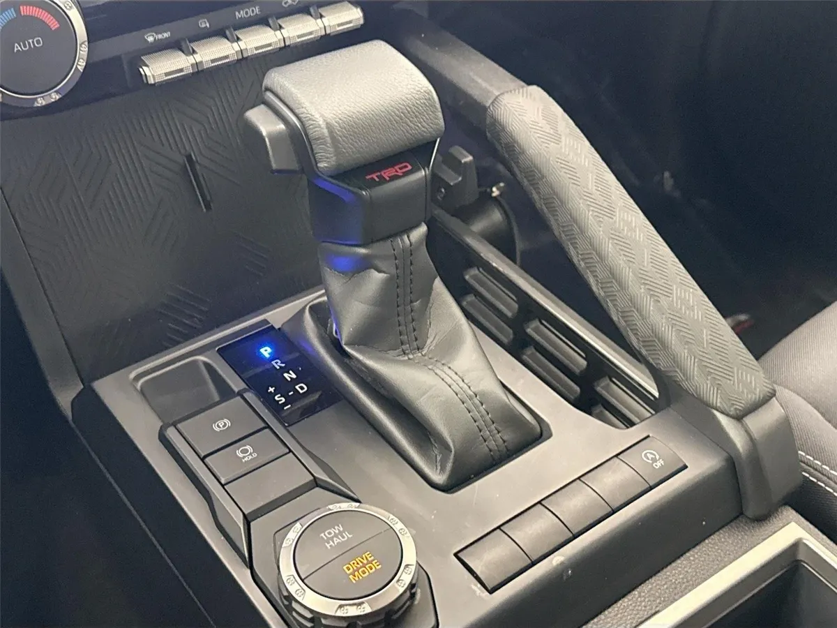 2024 Toyota Tacoma TRD Sport thumbnail 25