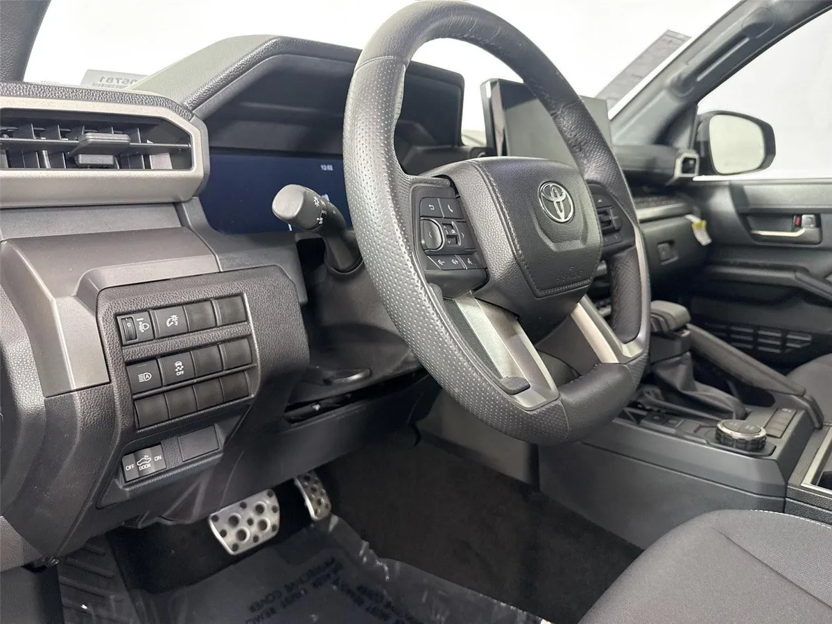 2024 Toyota Tacoma TRD Sport thumbnail 4