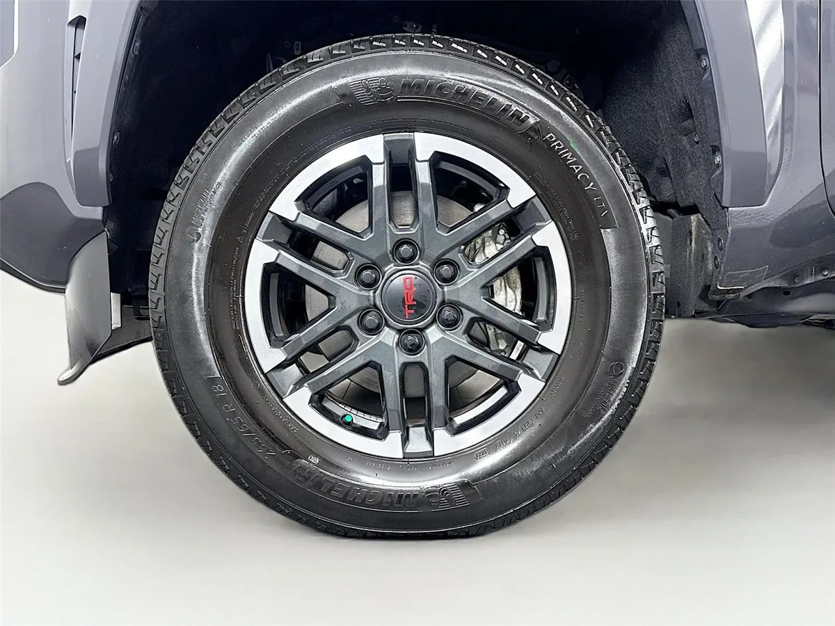 2024 Toyota Tacoma TRD Sport thumbnail 40