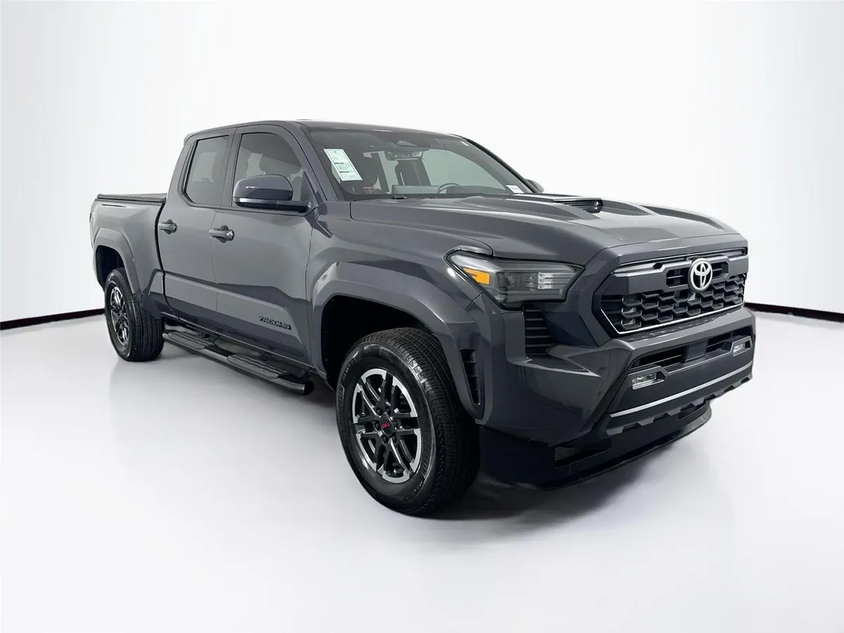 2024 Toyota Tacoma TRD Sport thumbnail 9