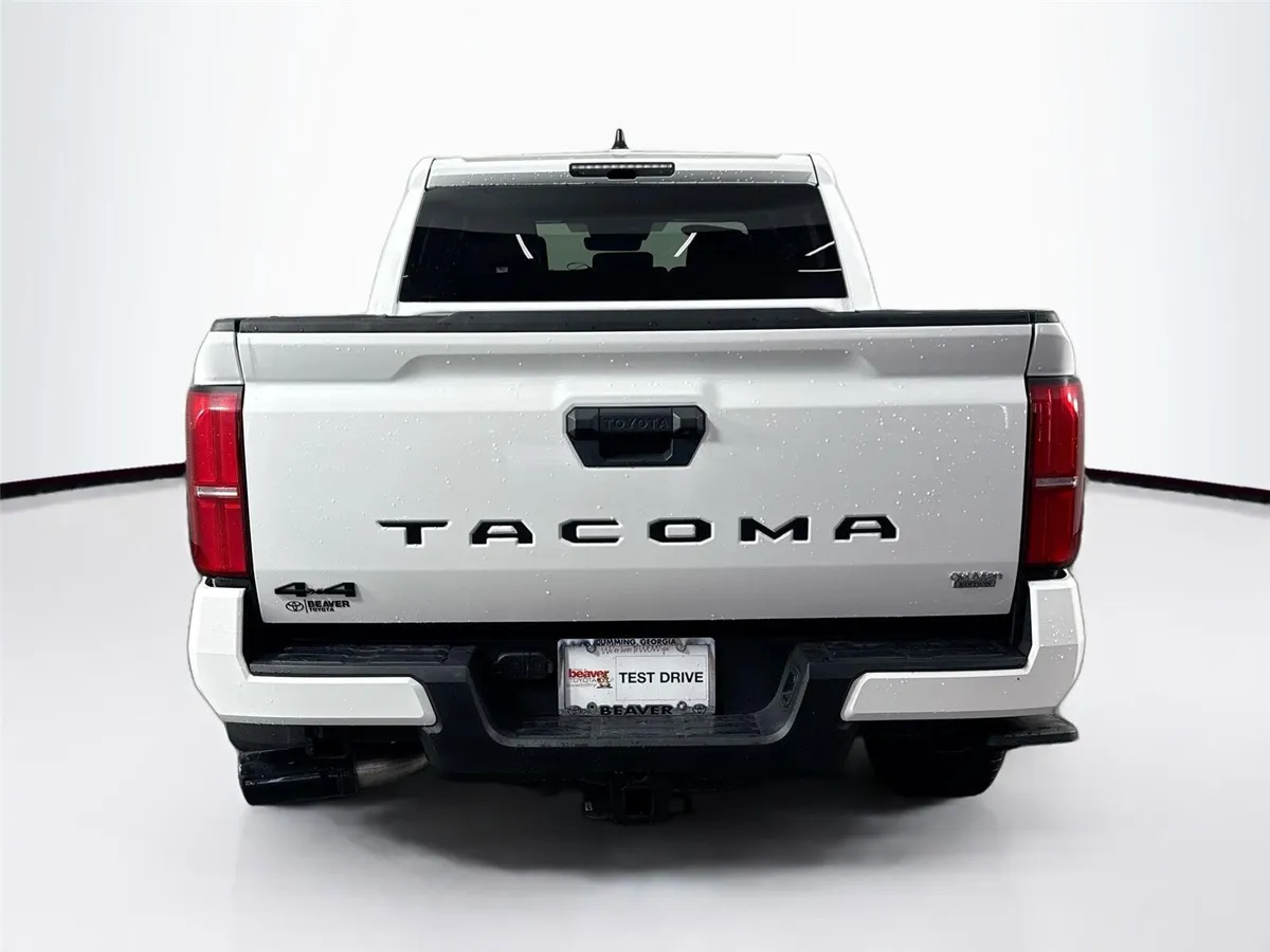 2024 Toyota Tacoma TRD Sport thumbnail 11