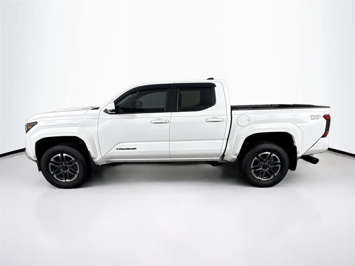 2024 Toyota Tacoma TRD Sport thumbnail 13