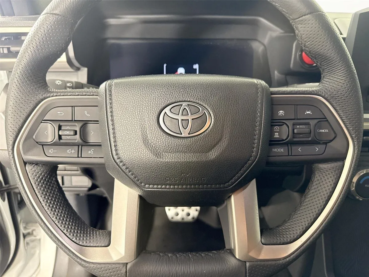 2024 Toyota Tacoma TRD Sport thumbnail 16
