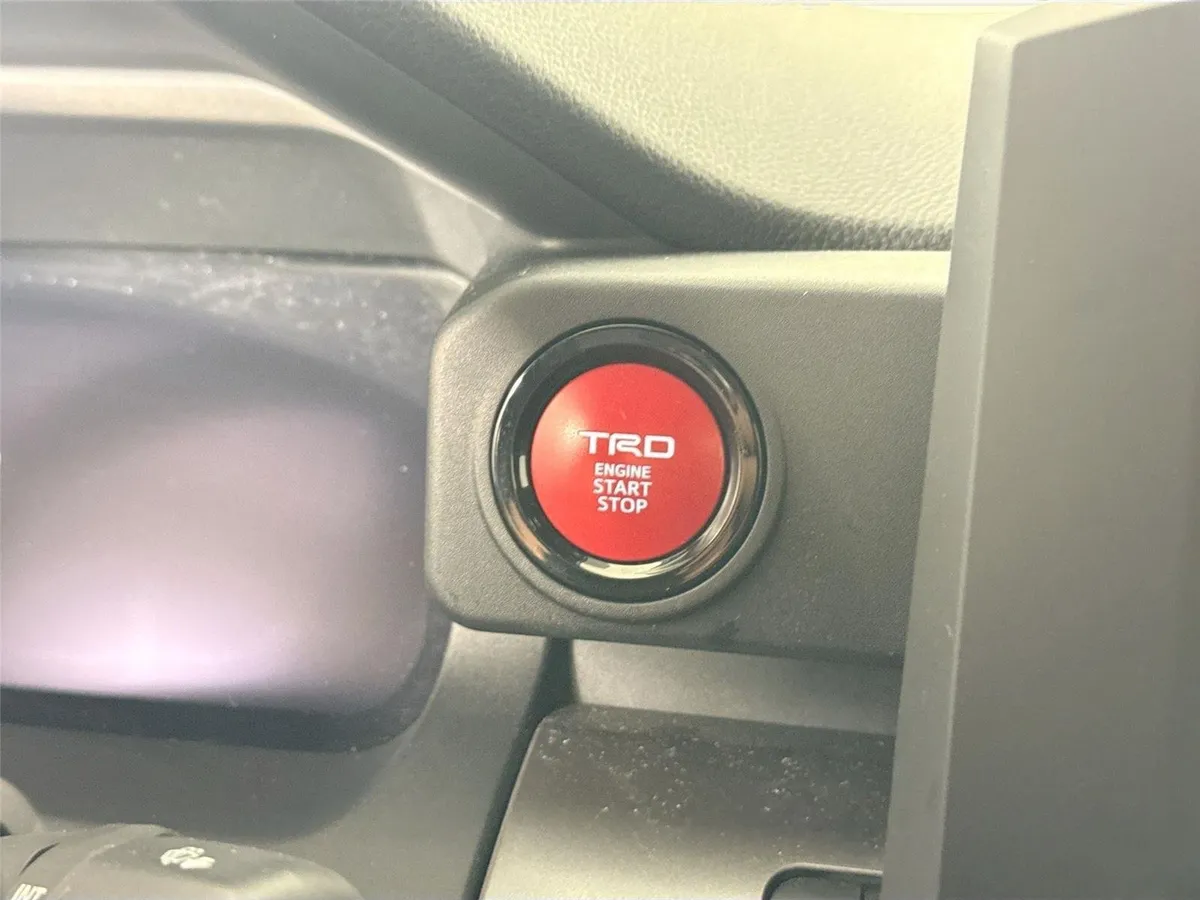 2024 Toyota Tacoma TRD Sport thumbnail 21