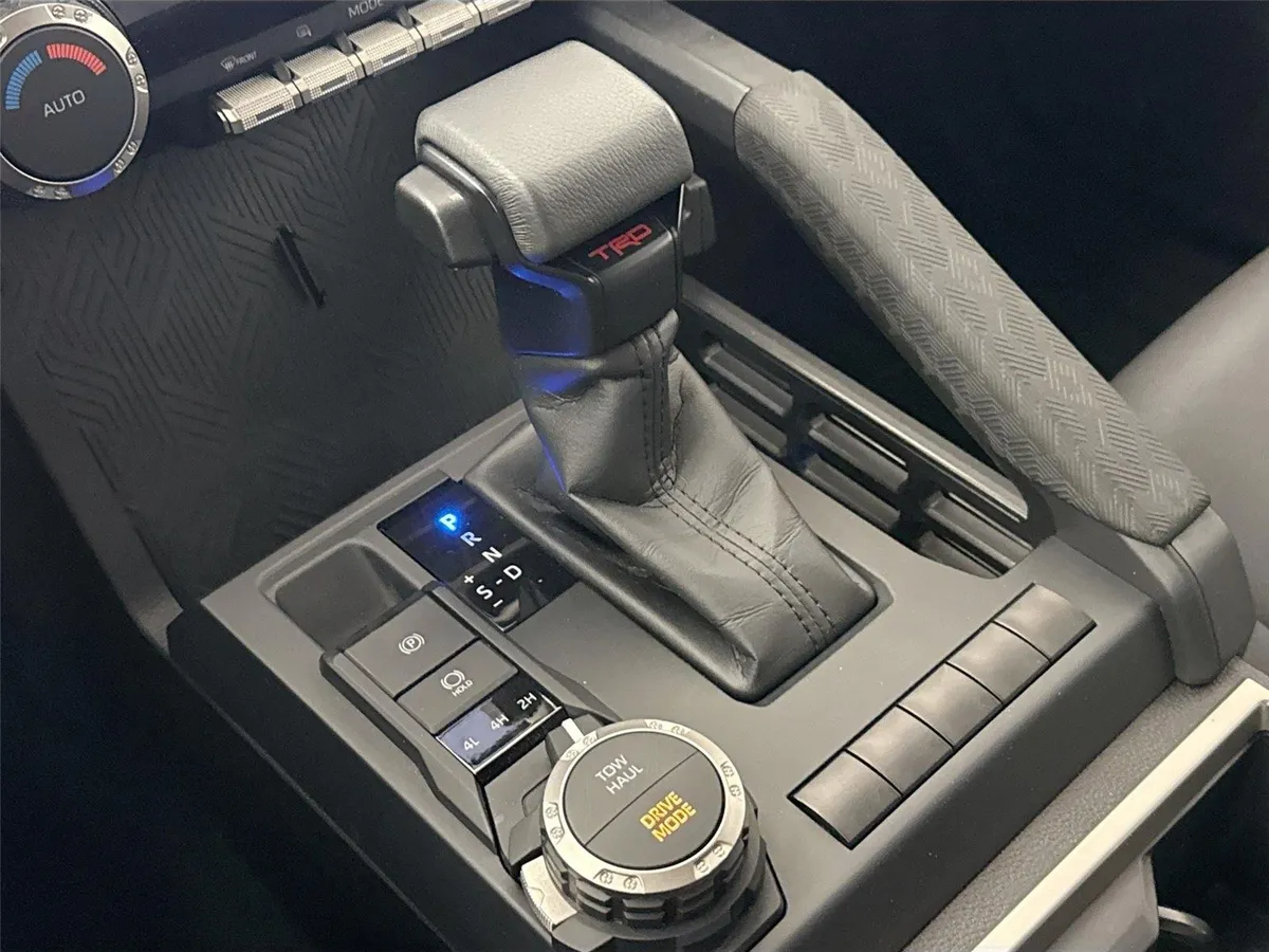 2024 Toyota Tacoma TRD Sport thumbnail 25