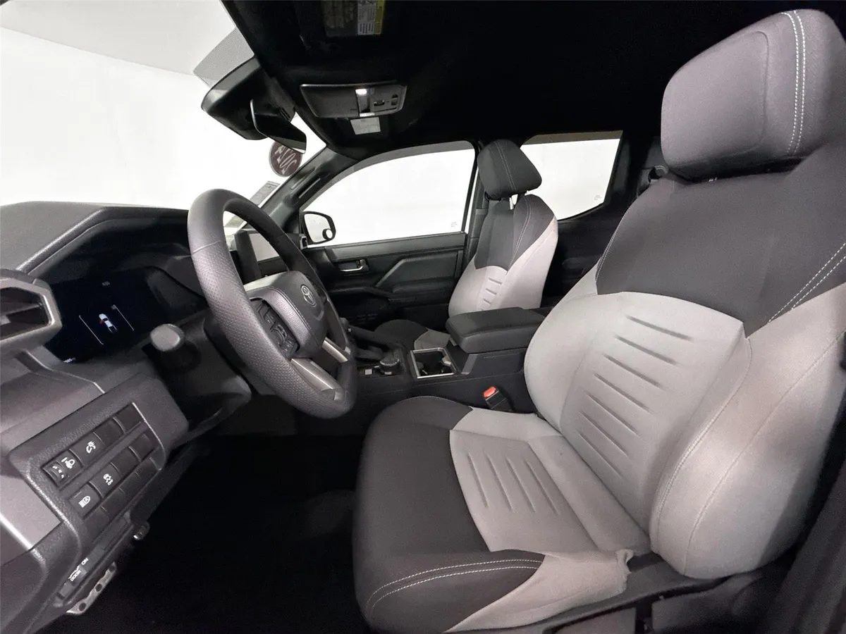 2024 Toyota Tacoma TRD Sport thumbnail 3
