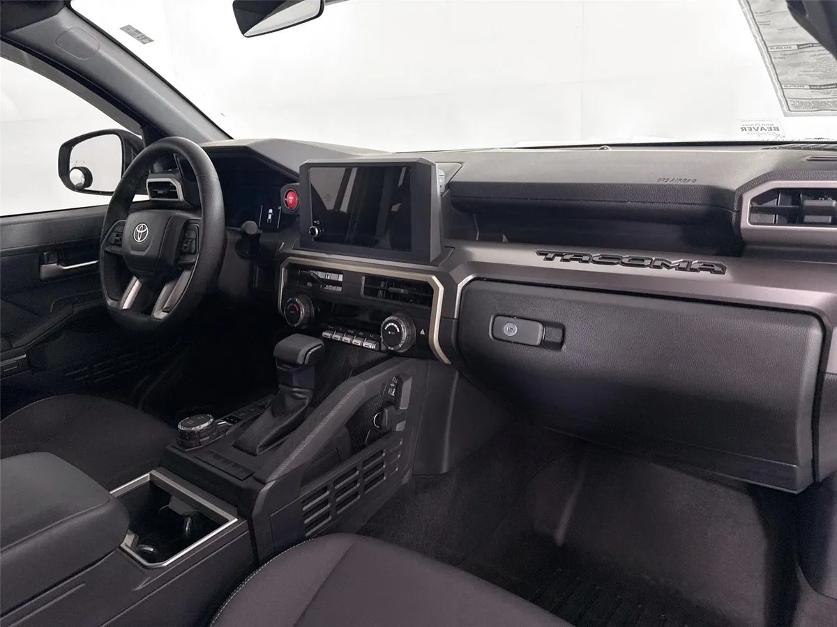 2024 Toyota Tacoma TRD Sport thumbnail 40