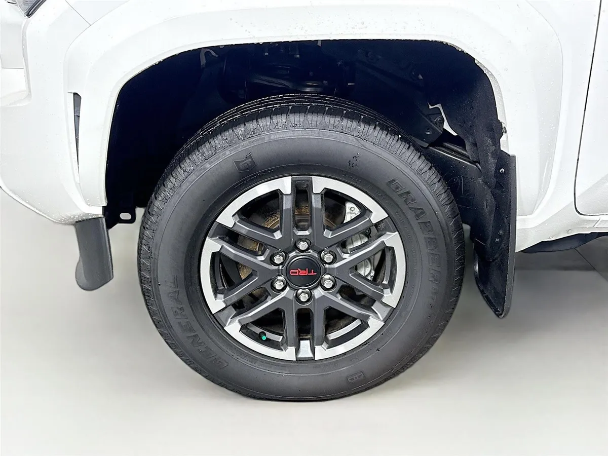 2024 Toyota Tacoma TRD Sport thumbnail 42