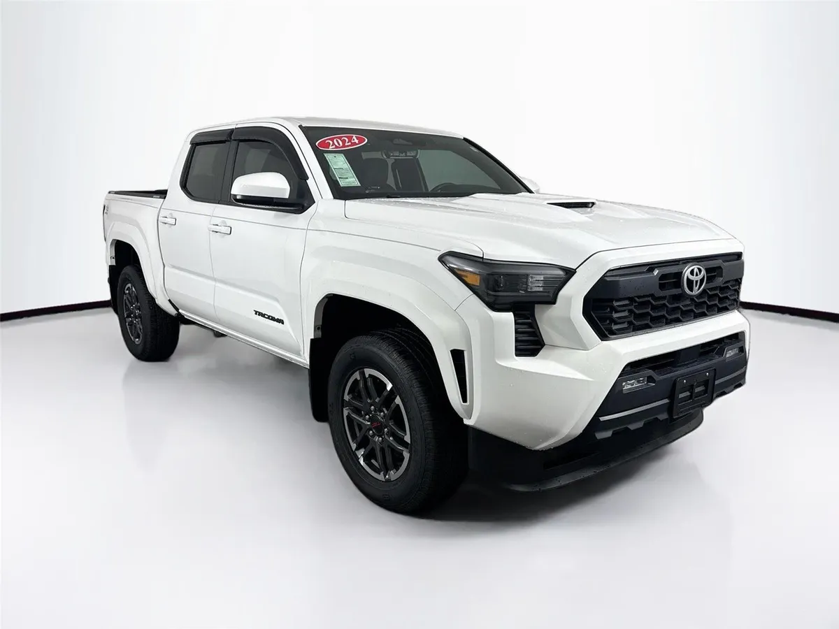 2024 Toyota Tacoma TRD Sport thumbnail 9