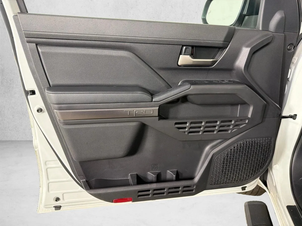 2024 Toyota Tacoma TRD Sport thumbnail 10
