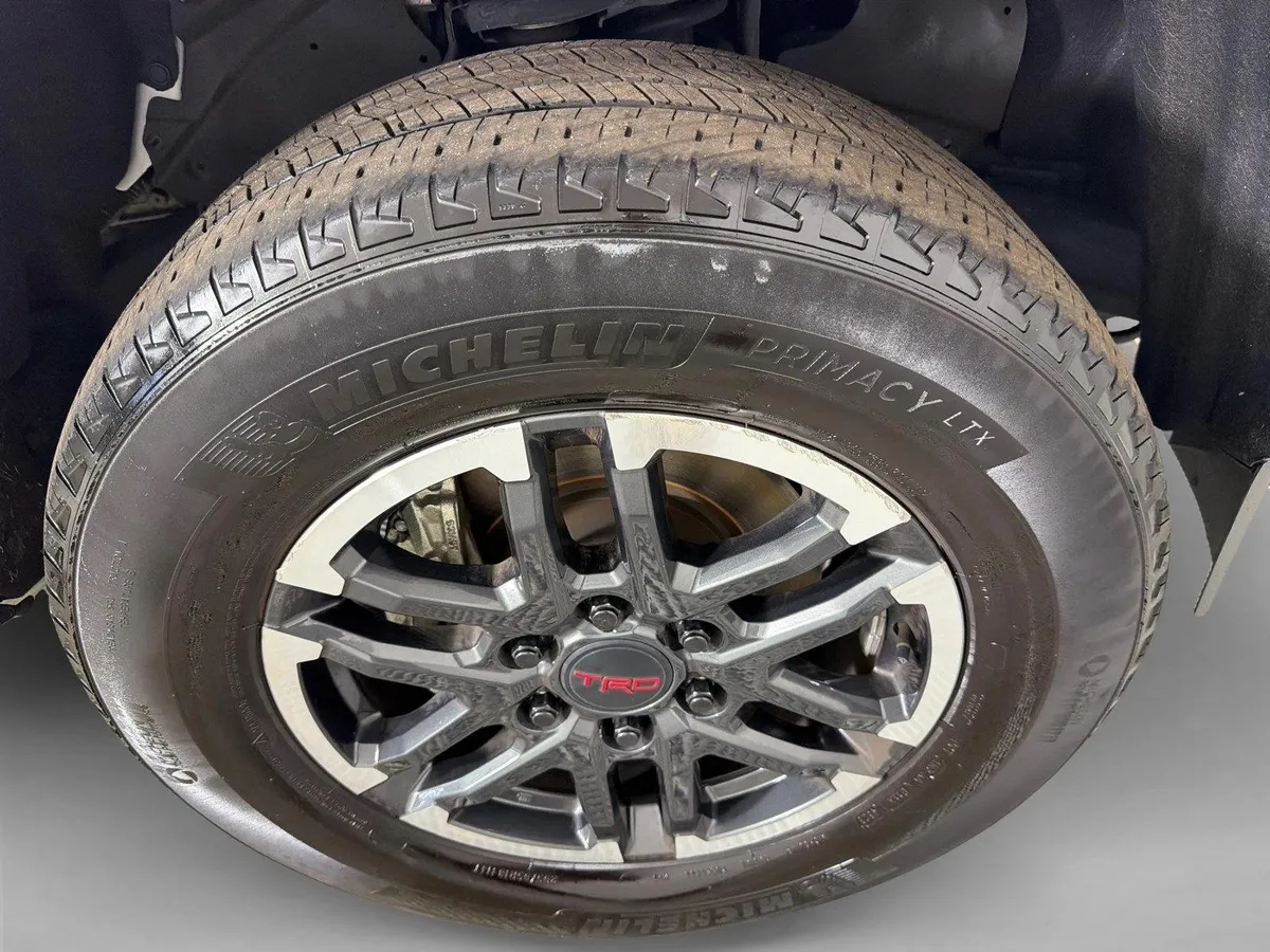 2024 Toyota Tacoma TRD Sport thumbnail 12