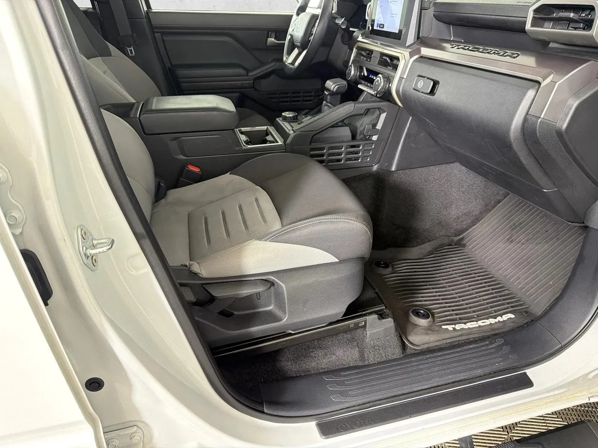 2024 Toyota Tacoma TRD Sport thumbnail 13