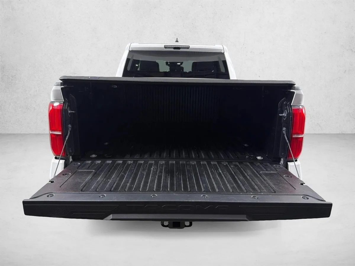 2024 Toyota Tacoma TRD Sport thumbnail 18