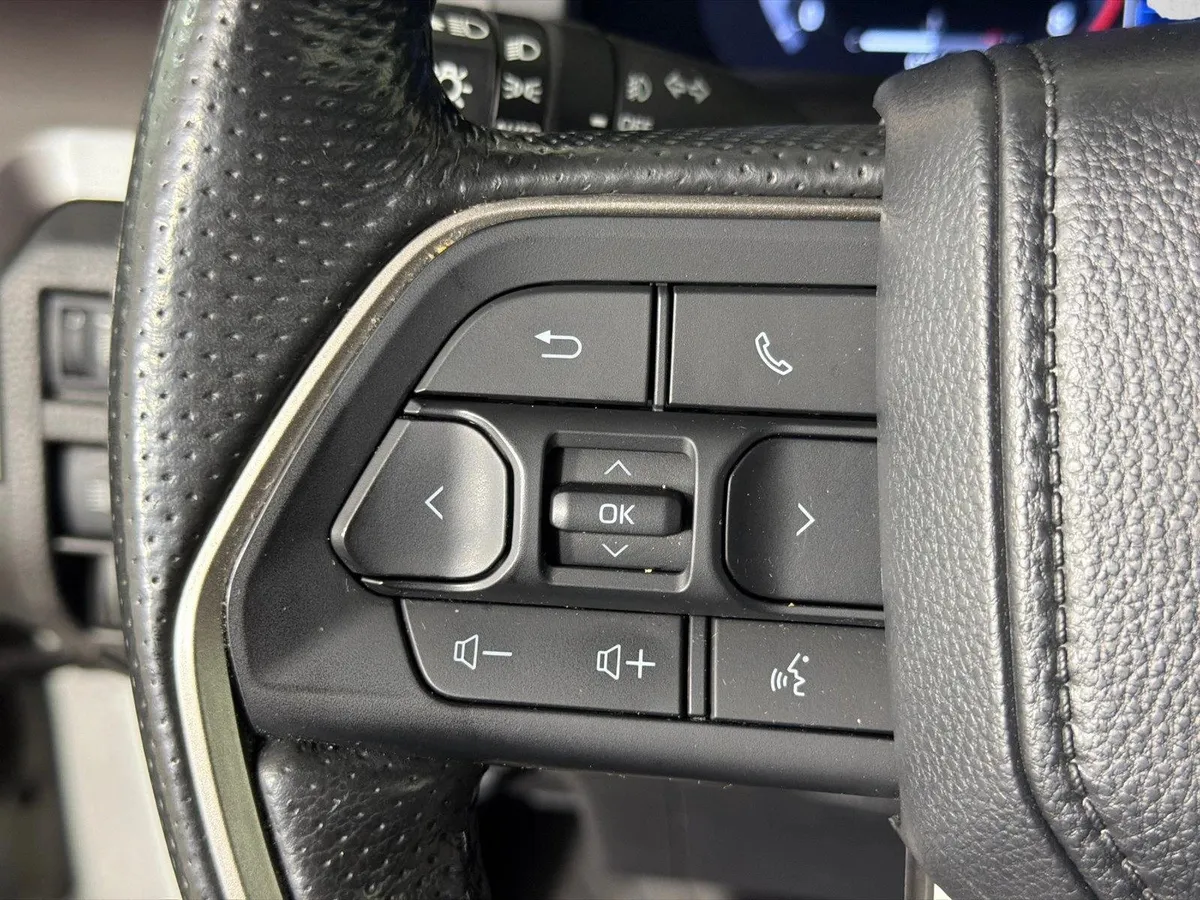 2024 Toyota Tacoma TRD Sport thumbnail 24