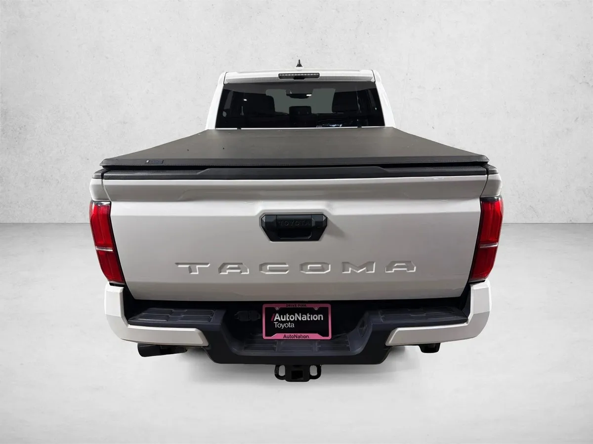 2024 Toyota Tacoma TRD Sport thumbnail 4
