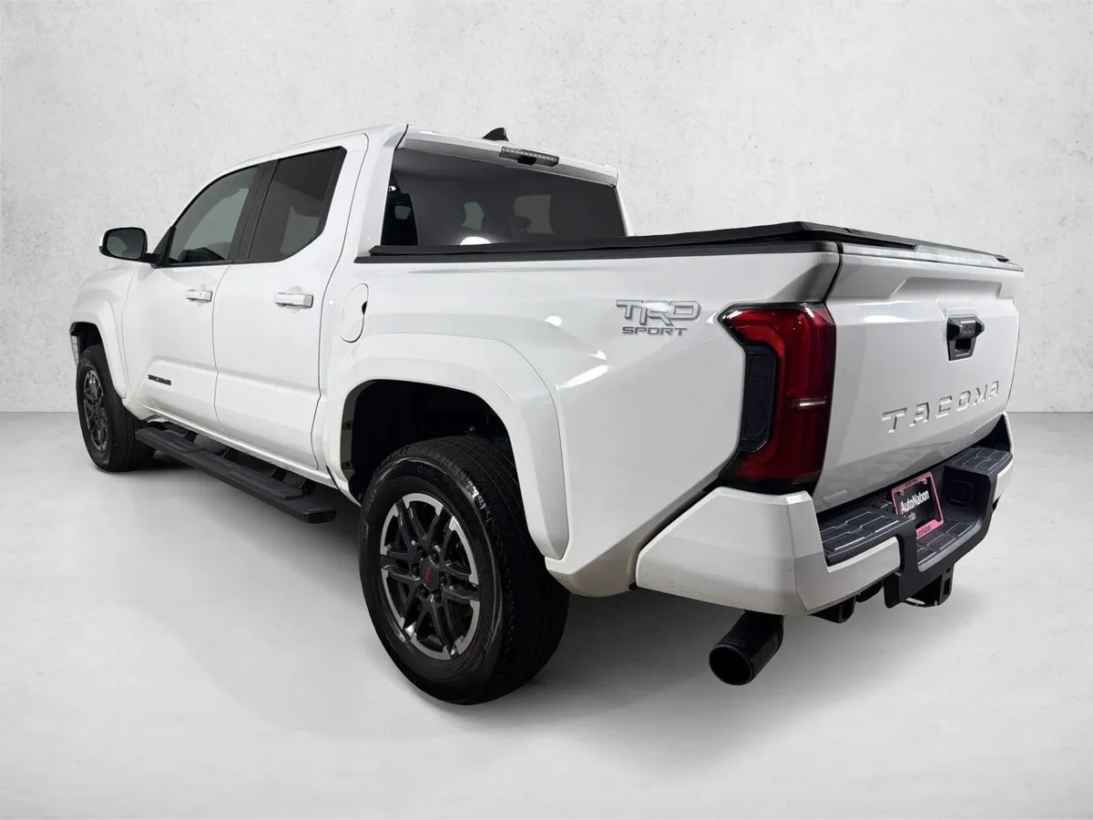 2024 Toyota Tacoma TRD Sport thumbnail 5
