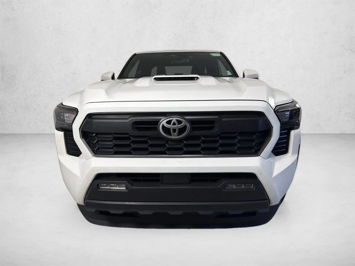 2024 Toyota Tacoma TRD Sport thumbnail 8