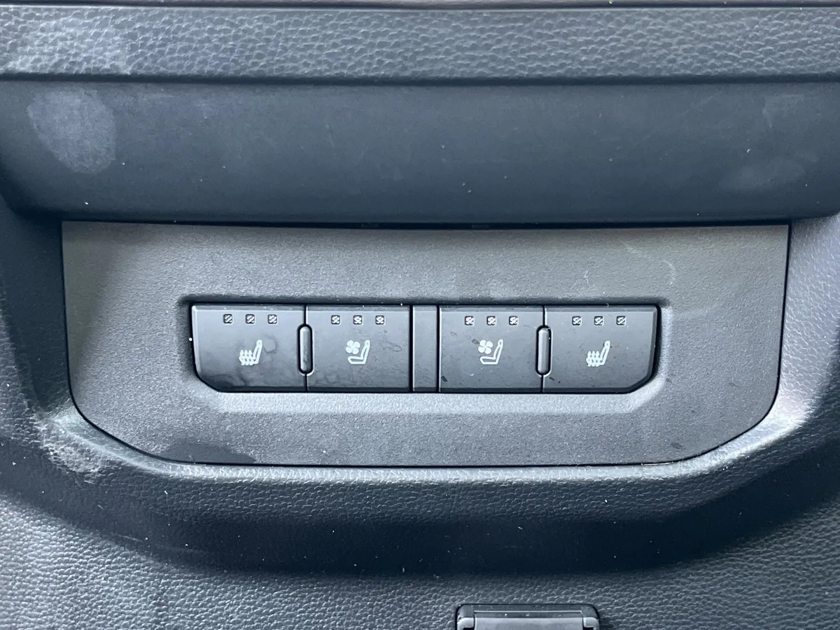2024 Toyota Tundra 1794 Edition thumbnail 12