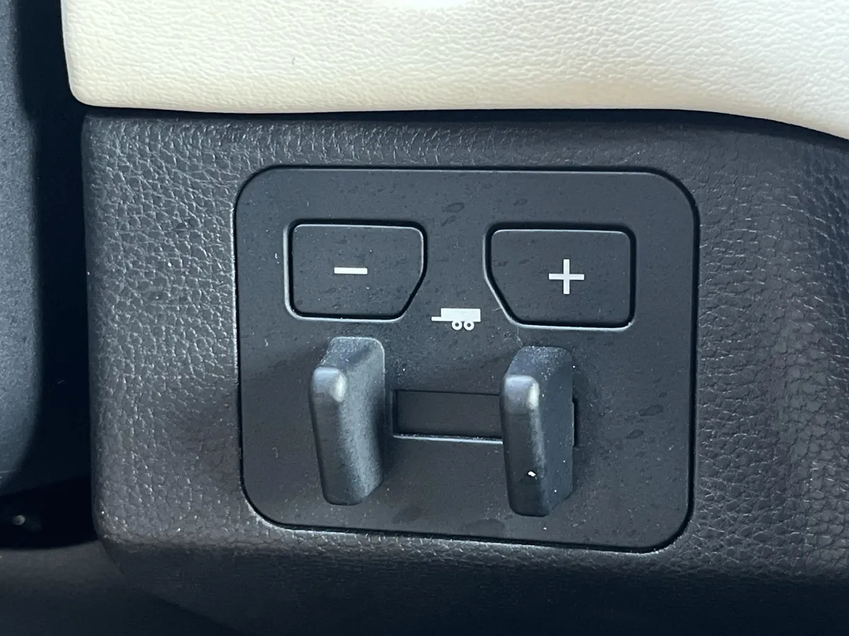2024 Toyota Tundra 1794 Edition thumbnail 24