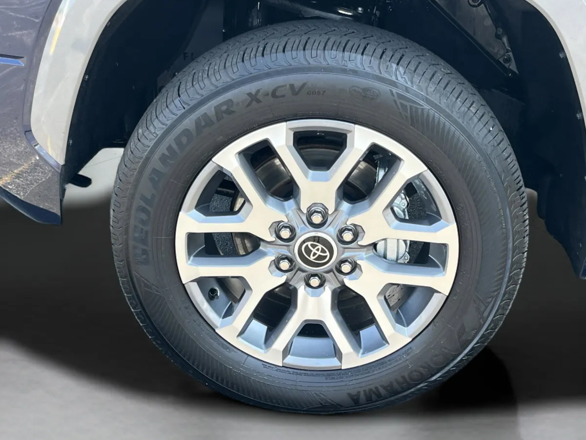 2024 Toyota Tundra 1794 Edition thumbnail 32