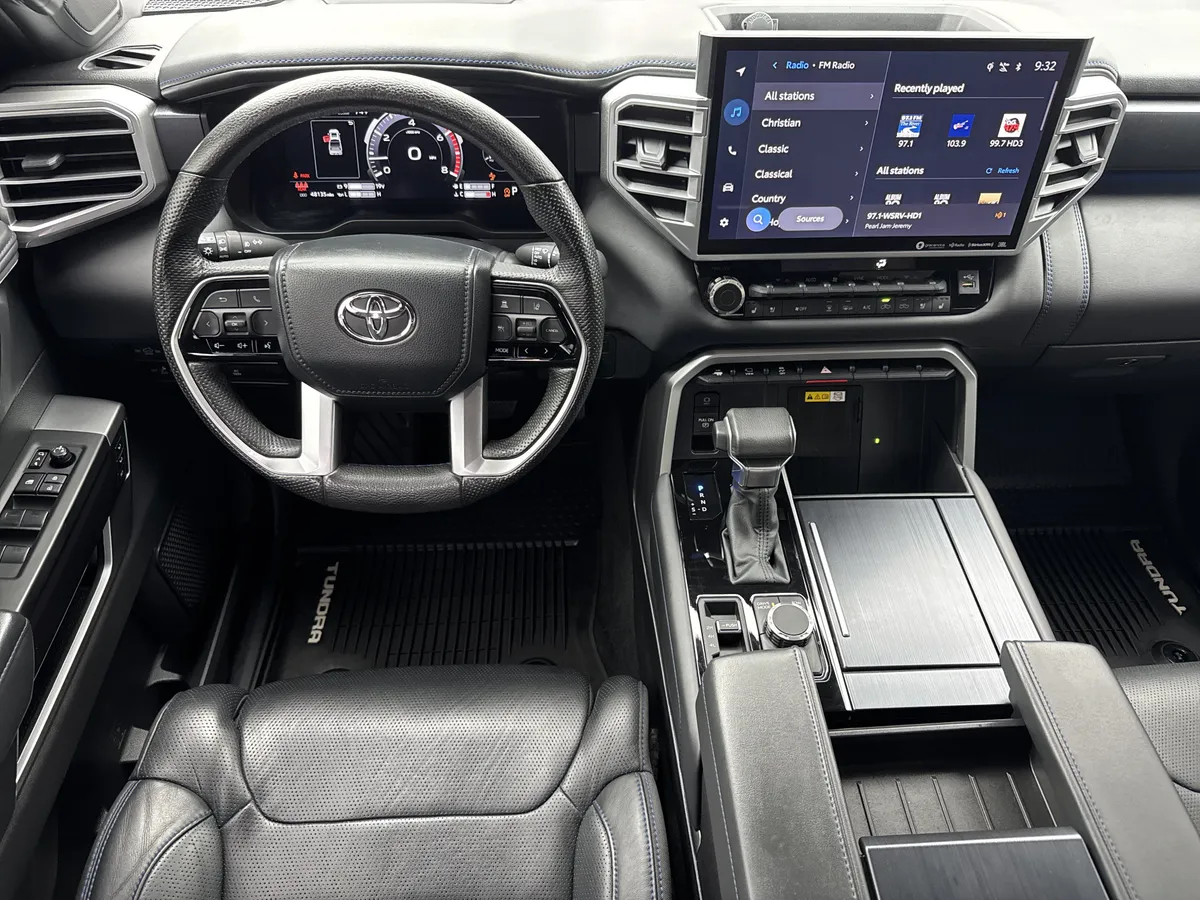 2024 Toyota Tundra 4WD Platinum thumbnail 18