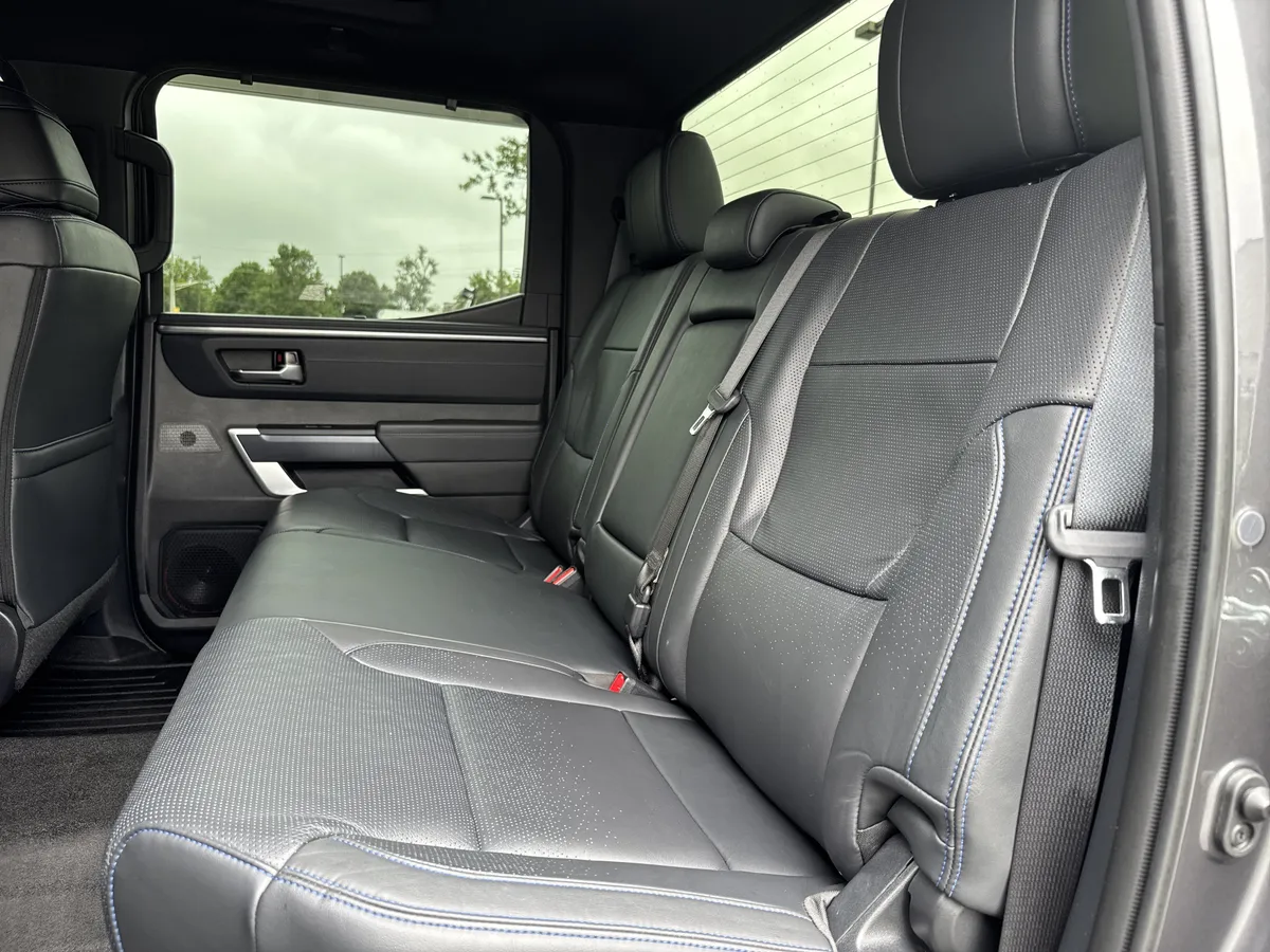 2024 Toyota Tundra 4WD Platinum thumbnail 31