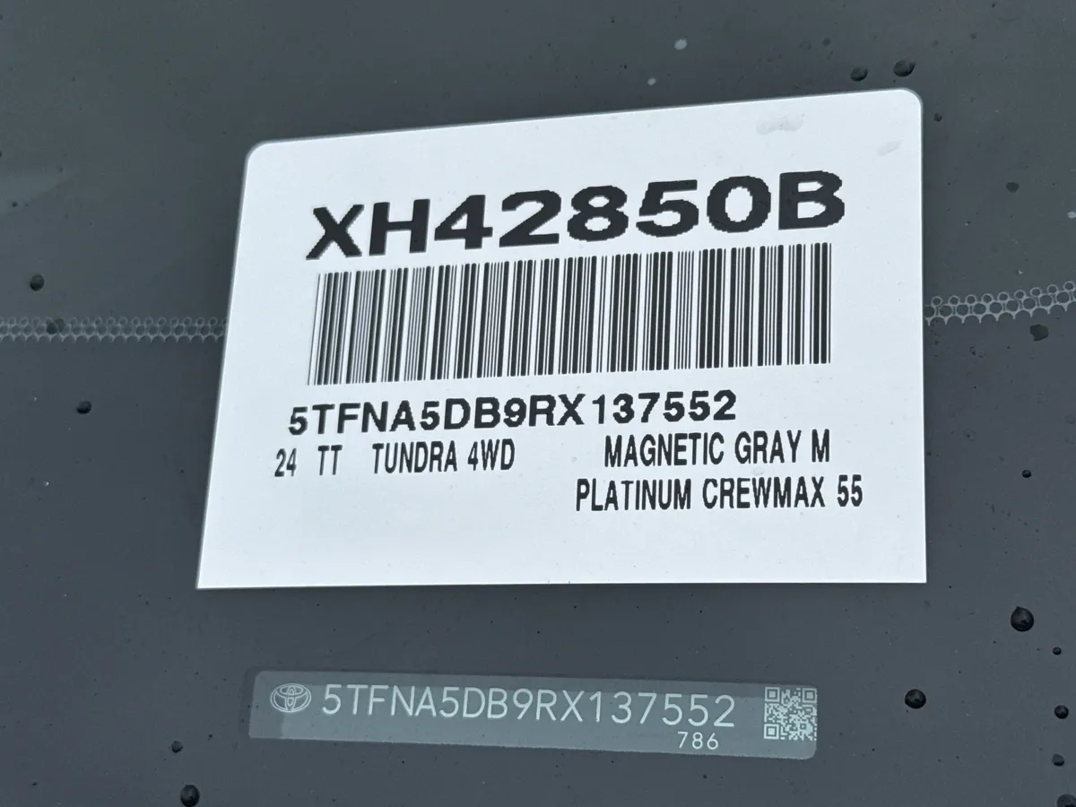 2024 Toyota Tundra 4WD Platinum thumbnail 38