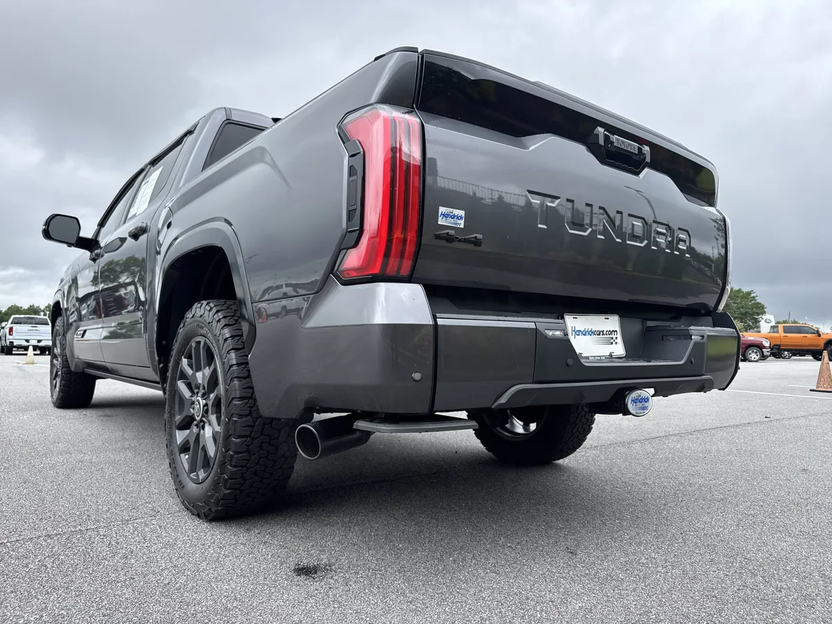 2024 Toyota Tundra 4WD Platinum thumbnail 7