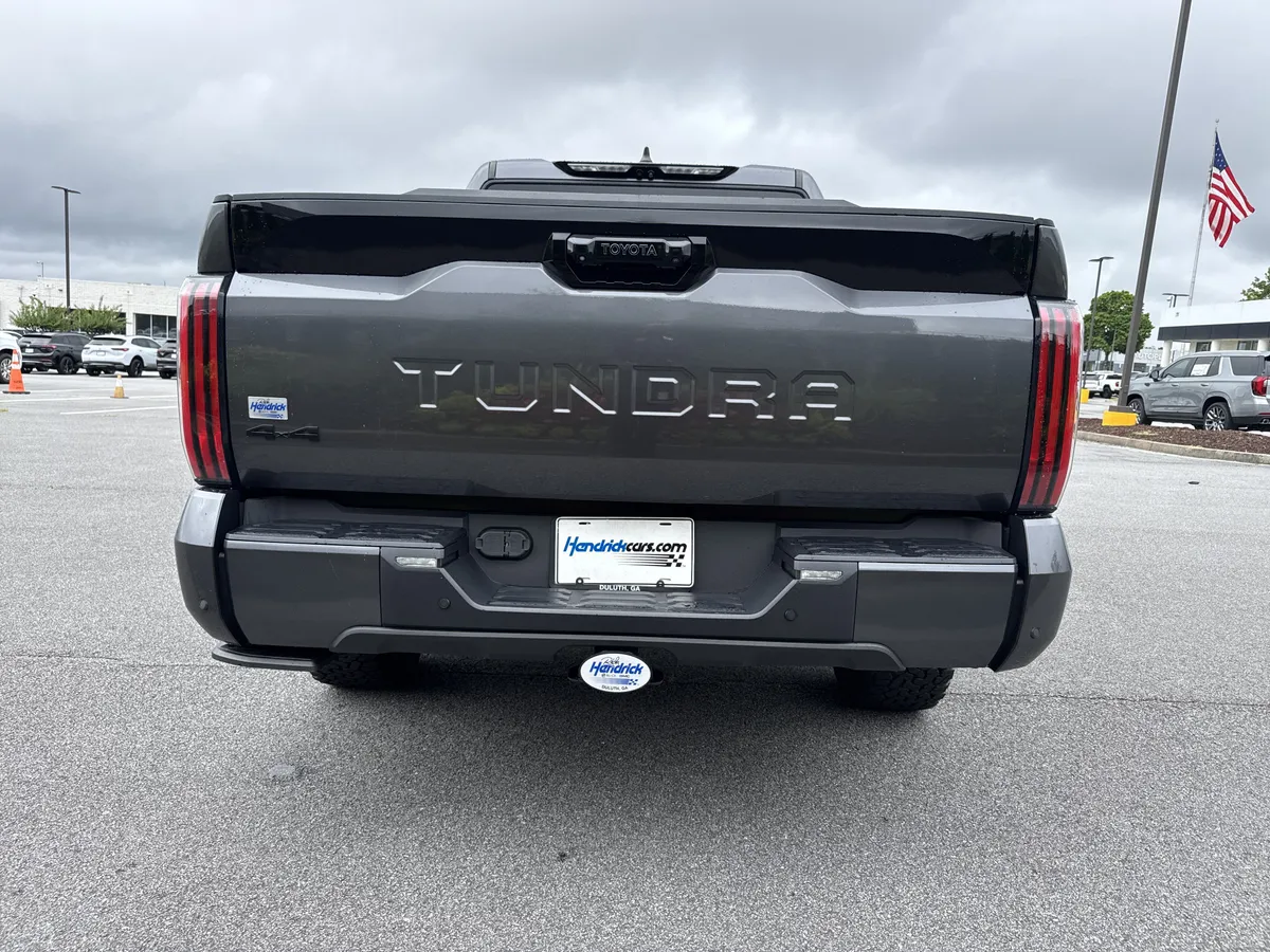 2024 Toyota Tundra 4WD Platinum thumbnail 8