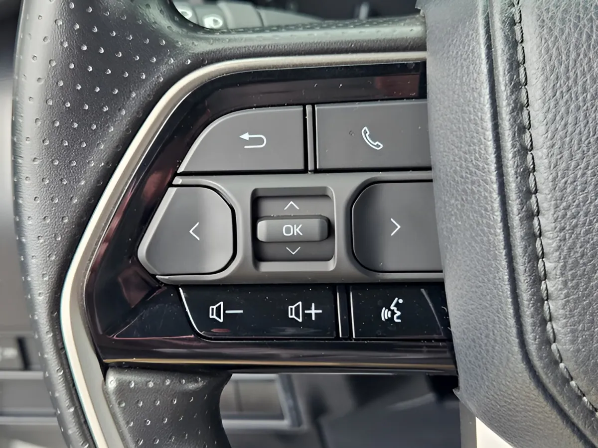 2024 Toyota Tundra 4WD SR5 thumbnail 24