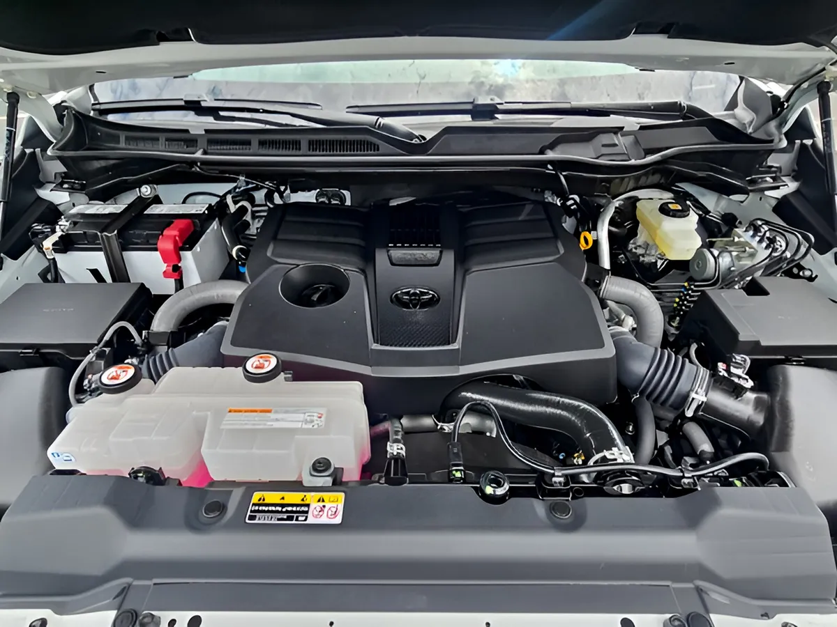 2024 Toyota Tundra 4WD SR5 thumbnail 26