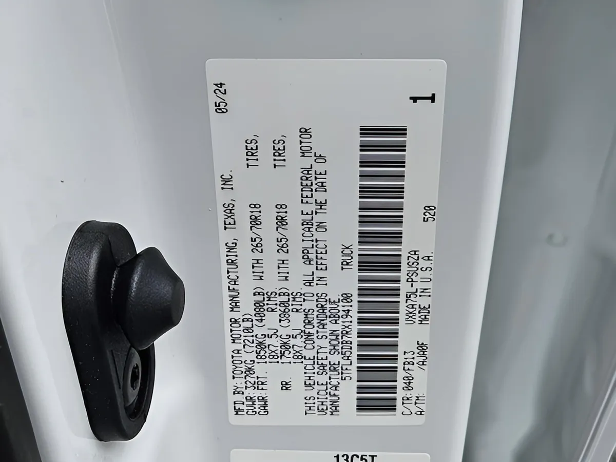 2024 Toyota Tundra 4WD SR5 thumbnail 28