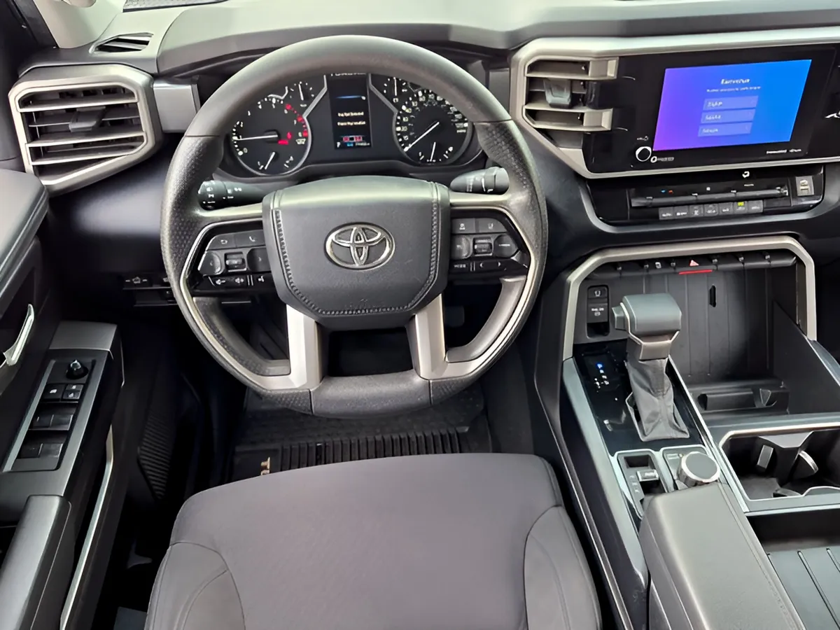 2024 Toyota Tundra 4WD SR5 thumbnail 10