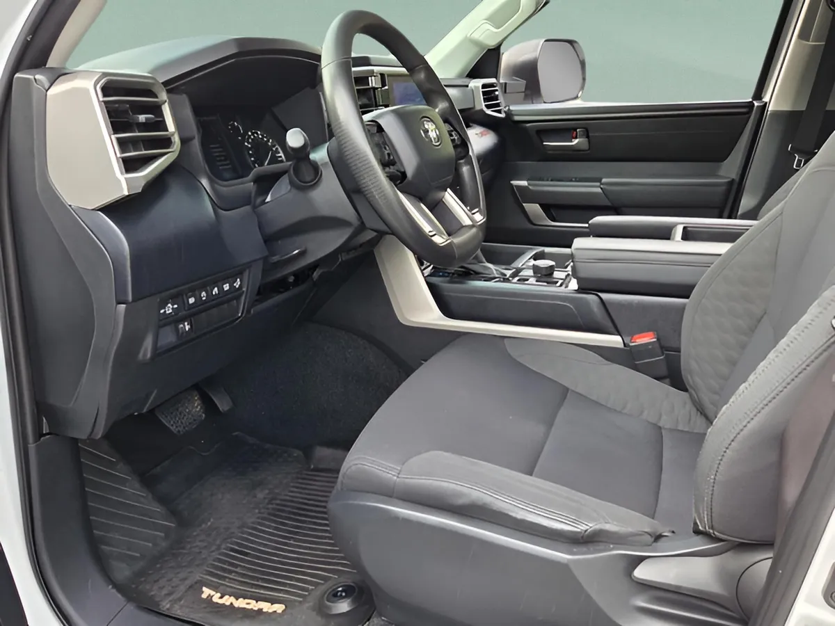 2024 Toyota Tundra 4WD SR5 thumbnail 11