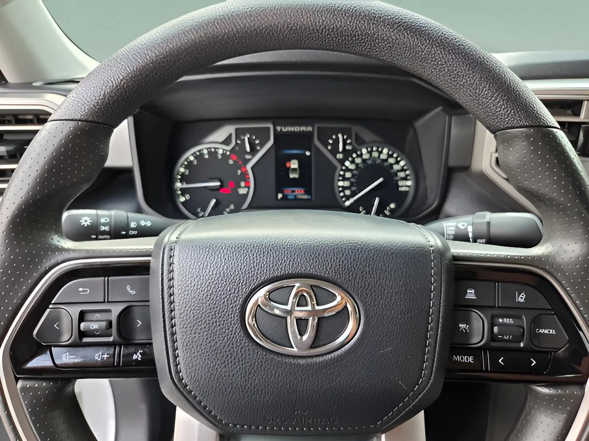 2024 Toyota Tundra 4WD SR5 thumbnail 17