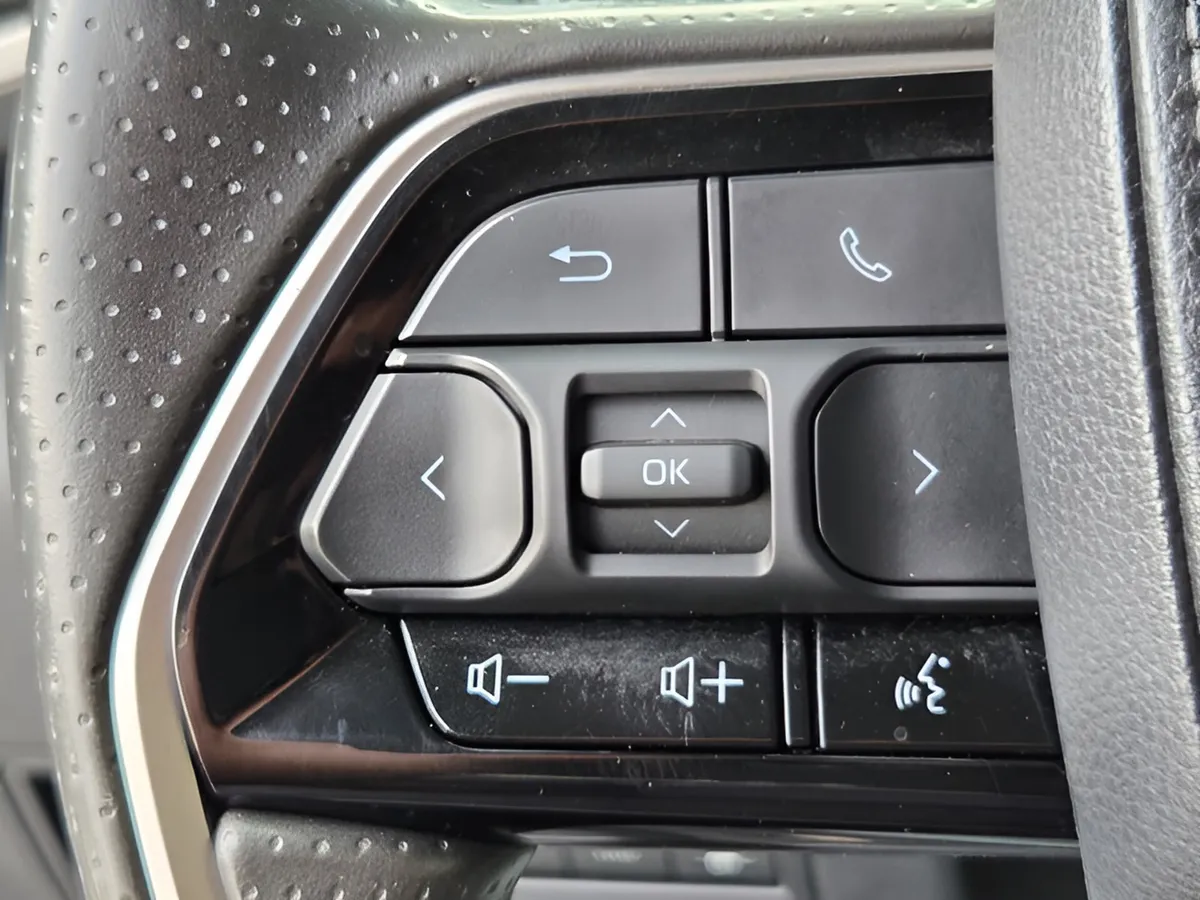 2024 Toyota Tundra 4WD SR5 thumbnail 19