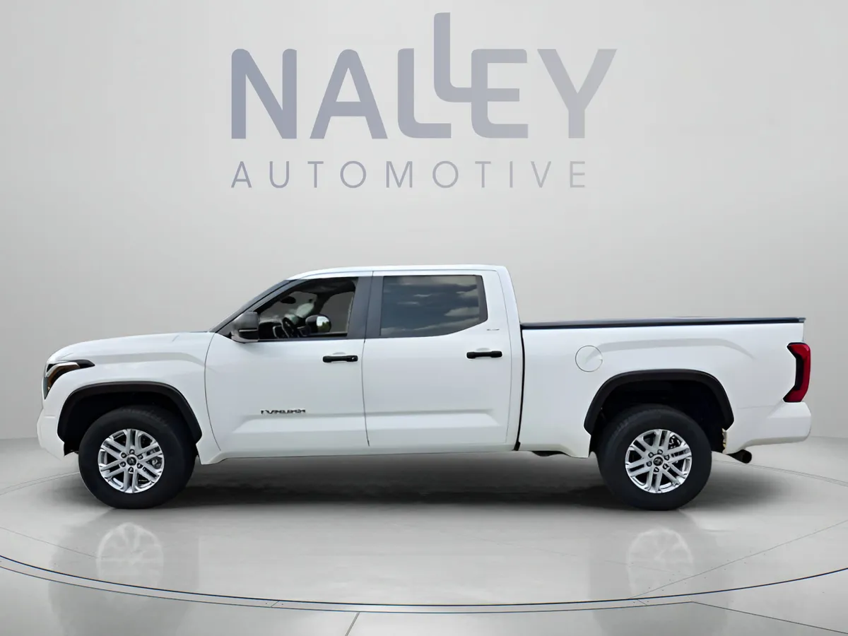 2024 Toyota Tundra 4WD SR5 thumbnail 2