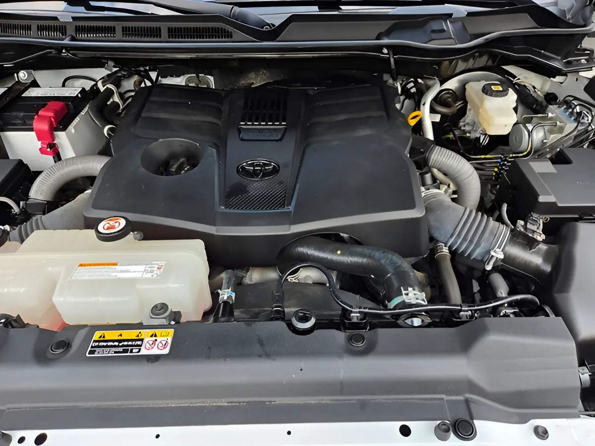 2024 Toyota Tundra 4WD SR5 thumbnail 24