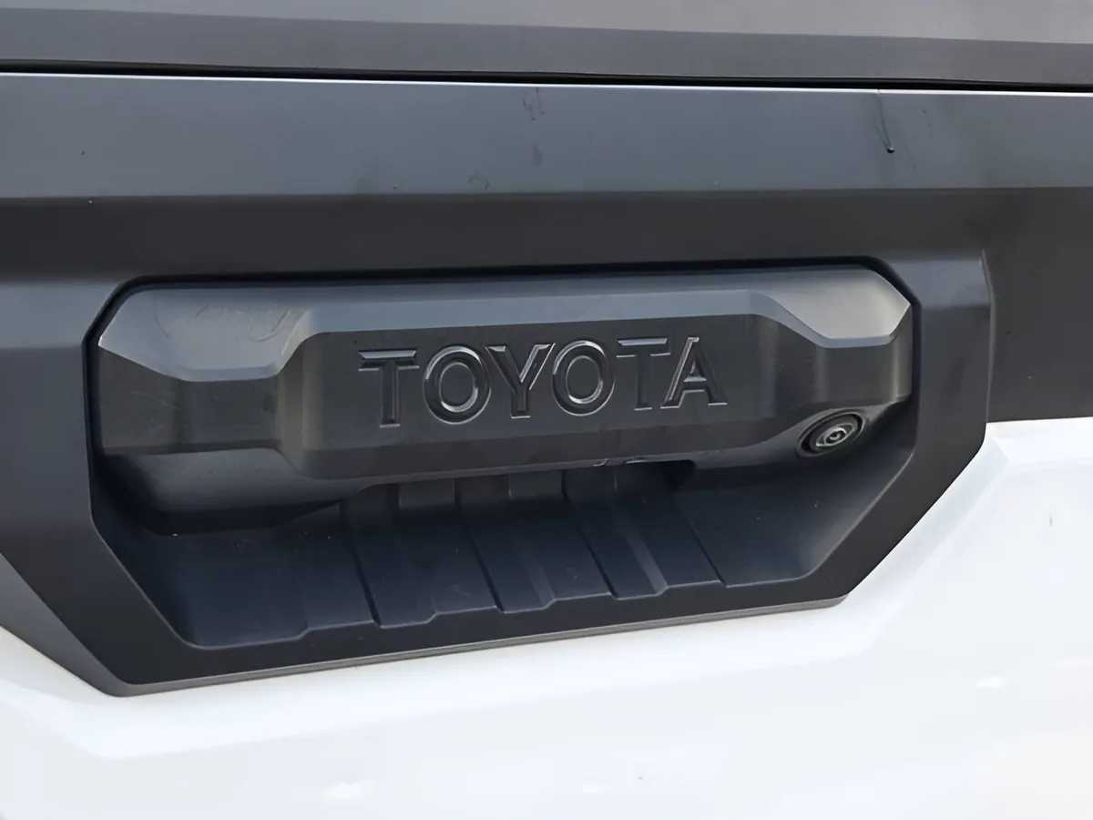 2024 Toyota Tundra 4WD SR5 thumbnail 31