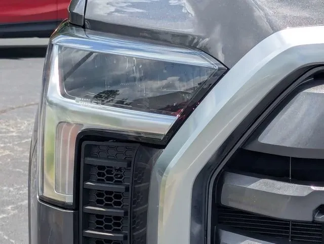 2024 Toyota Tundra Limited thumbnail 13