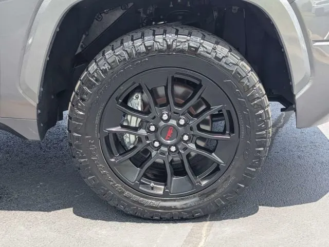 2024 Toyota Tundra Limited thumbnail 14