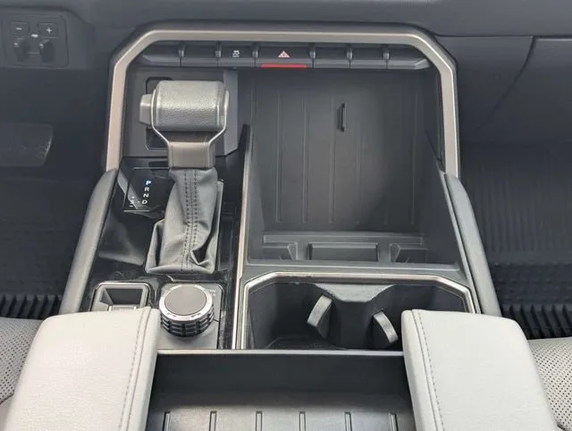 2024 Toyota Tundra Limited thumbnail 19