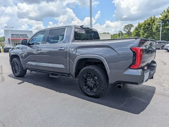 2024 Toyota Tundra Limited thumbnail 4