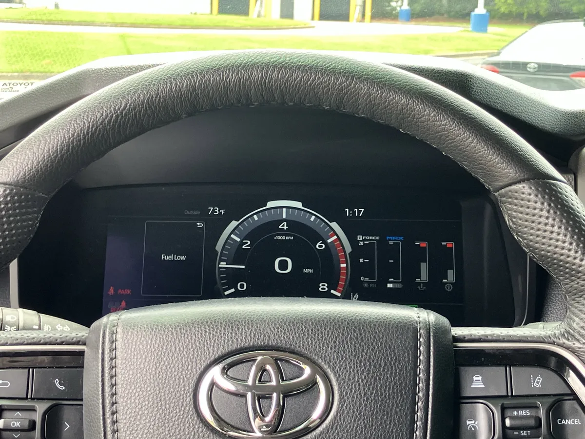 2024 Toyota Tundra Limited Hybrid CrewMax 5.5' Bed thumbnail 23