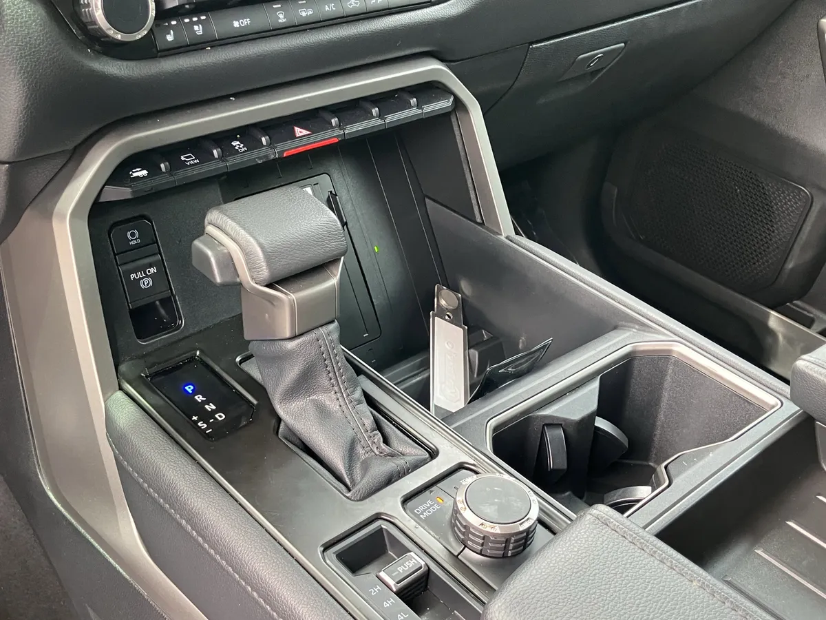 2024 Toyota Tundra Limited Hybrid CrewMax 5.5' Bed thumbnail 28